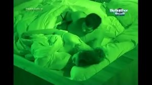 Video de sexo real no BBB debaixo dos edredons