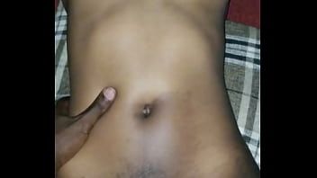 Video porno mobile com a neguinha da buceta quentinha