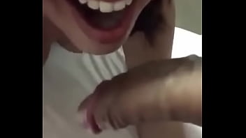 Novinha magrinha sexo com entrega total e gemidos gostosos